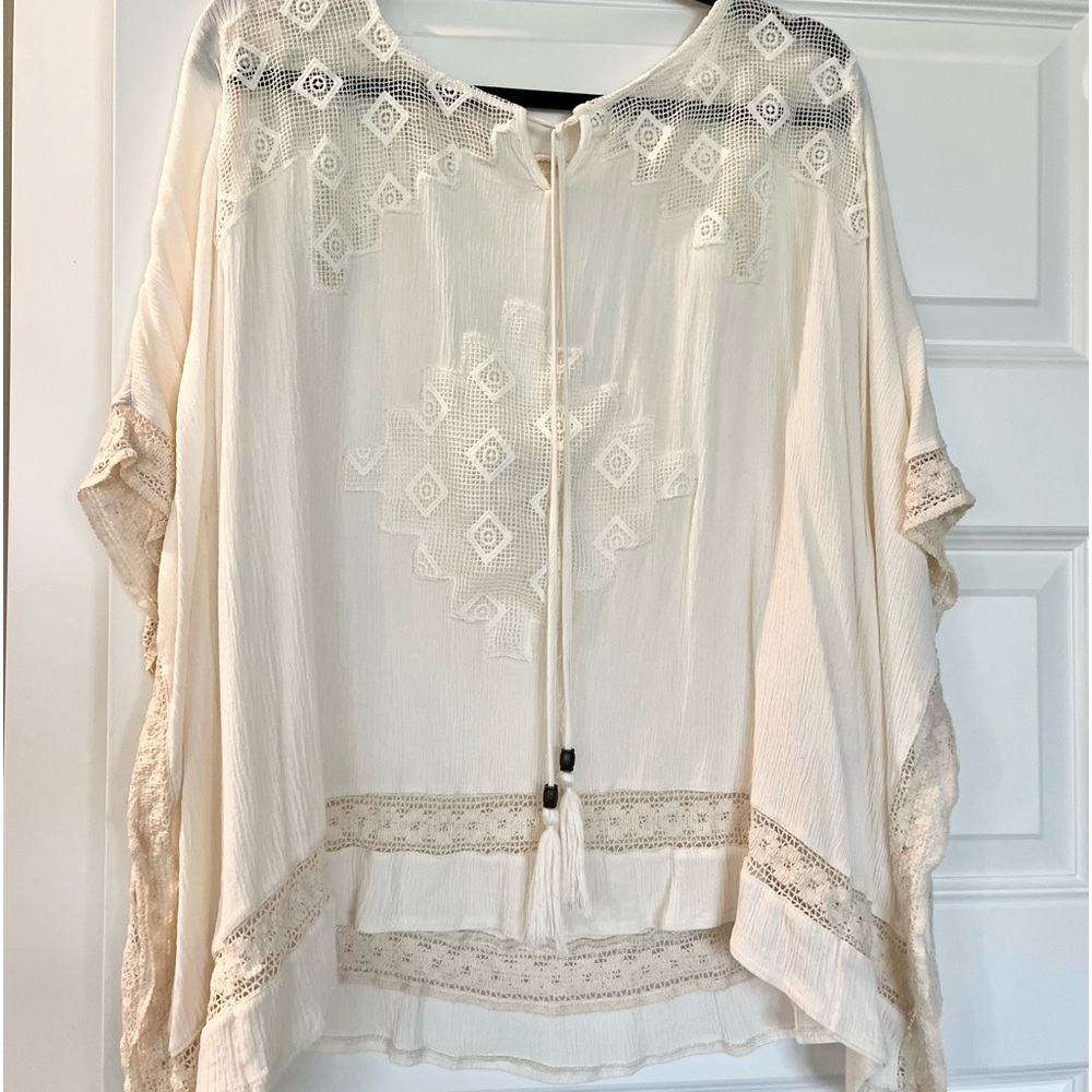 Knox Rose Ivory Lace Top